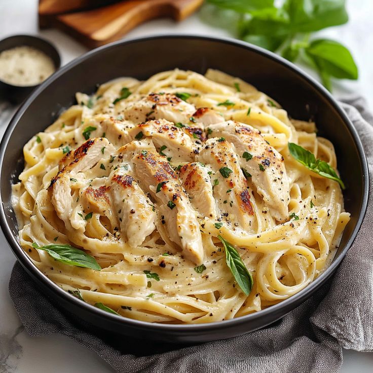 Fettuccine Alfredo